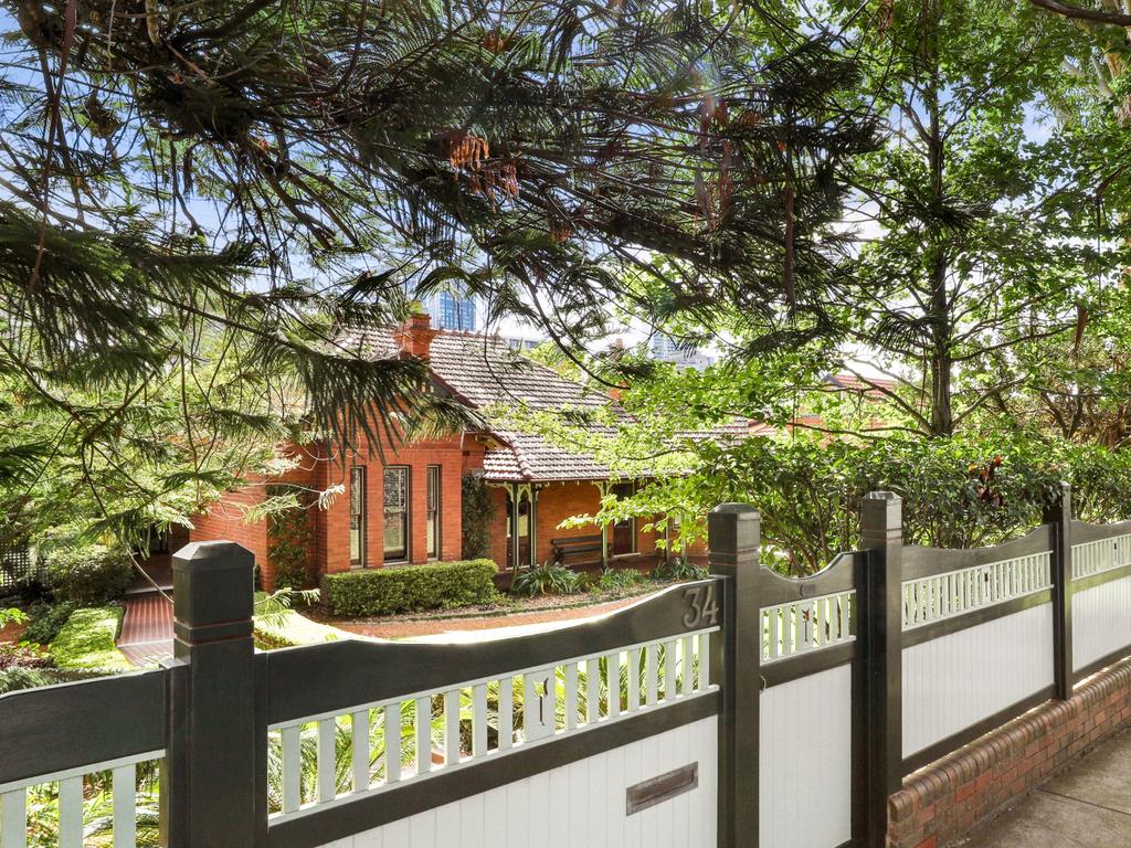 Landmark – 34 Neridah St, Chatswood.