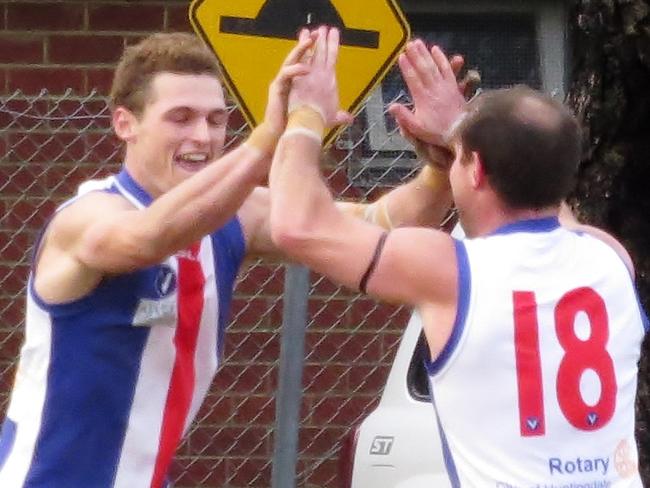 s08wg999 Oakleigh's aaron cloke celebrates a goal (pic: phil skeggs)--