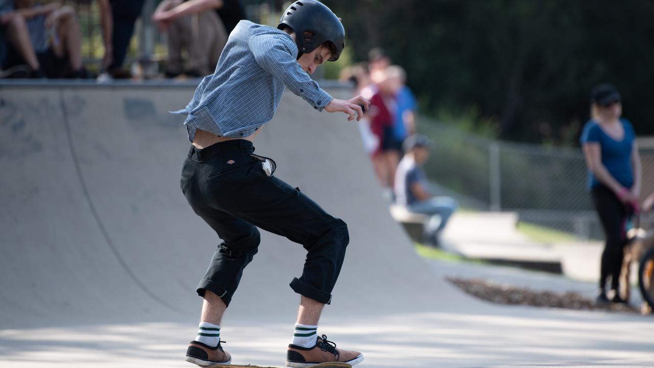 Jack Dolden pictured competing at Berowra skate park at the skate, scooter and BMX battle royale. (AAP IMAGE / MONIQUE HARMER)