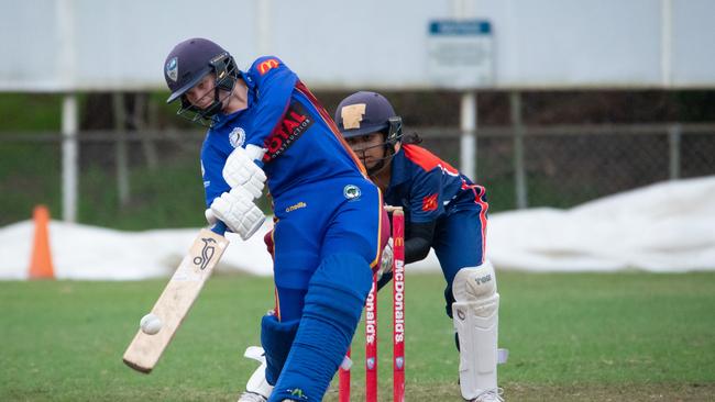 Clare Webber top scored with 33 not out. Photo: Thomas Lisson.