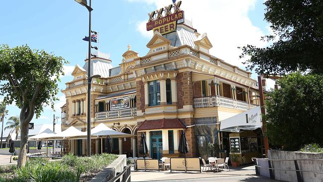 queensland-best-pubs-brisbane-pub-reviews-breakfast-creek-hotel-the