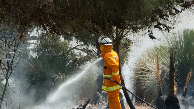 CFS crews battle a bushfire at Middle River on Kangaroo Island in 2020. Picture: Sean McGowan