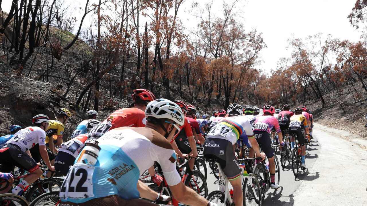 Tour Down Under cyclists describe race through fire-affected SA as 'haunting'