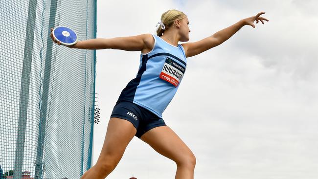 Louise Ringbauer (NSW) competes in the Girls U14 Discus.