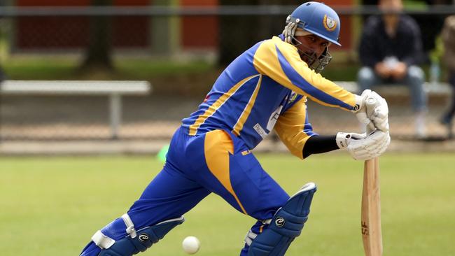 Issy Perera batting for Noble Park. Picture: Stuart Milligan