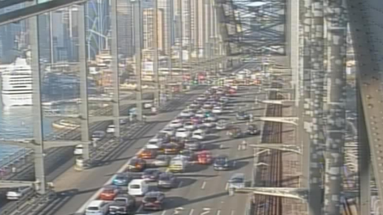 Chaos as cars collide on Harbour Bridge