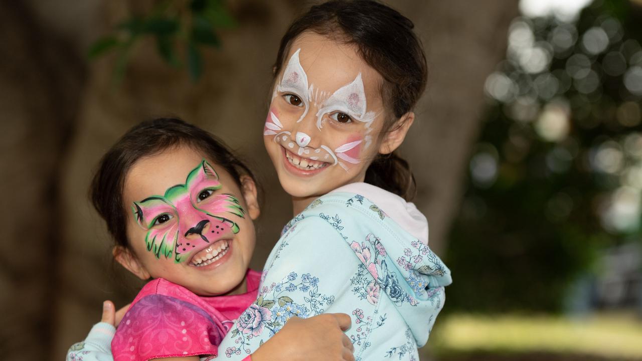 Mai (5) and Quynh (7) Garson at the Cork and Fork festival on the waterfront Putney on Sunday May 19 2019. (AAP IMAGE / MONIQUE HARMER)