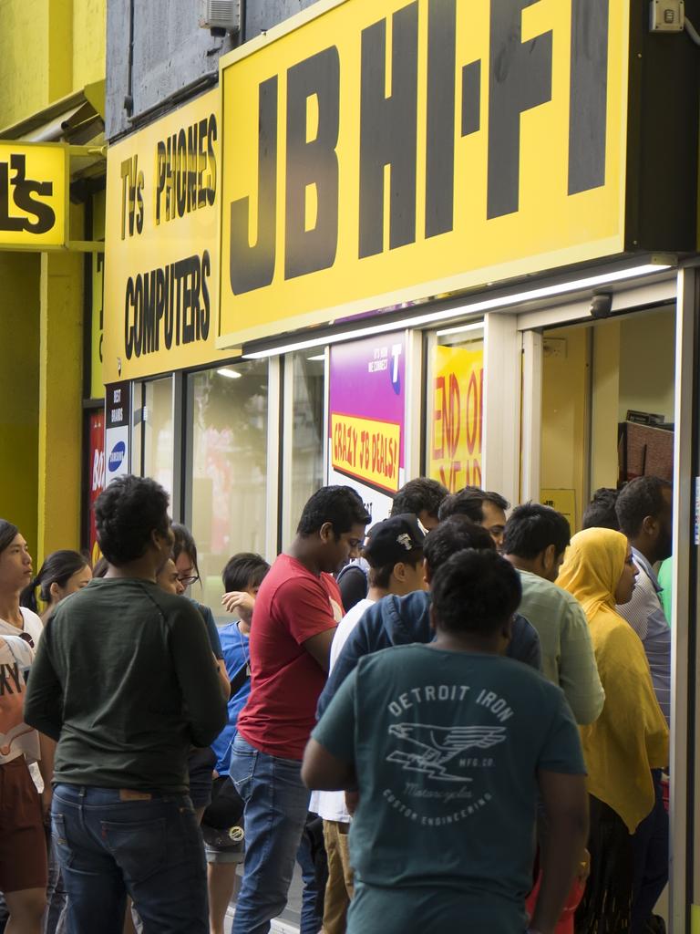 JB Hi-Fi salesman vs. Mortgage brokers: we view them differently but both are examples of “conflicted remuneration”