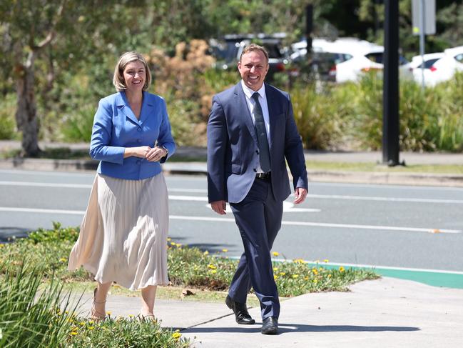 Premier Steven Miles and Health Minister Shannon Fentiman on the election campaign trail. Picture: Adam Head.