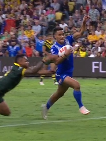 And the regather for the try. Photo: Fox Sports