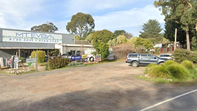 A service station is set to be approved at the site of the former Mt Evelyn Garden and Produce store on Monbulk Rd. Picture: Google Street View.