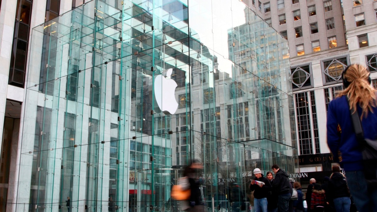 Apple closes all stores outside of China