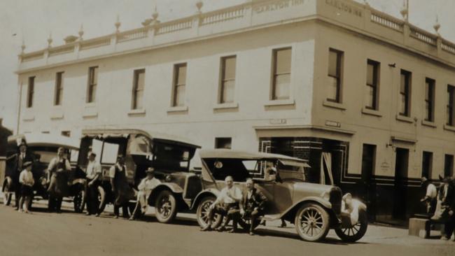 The Carlton Inn, 1937. Picture: Alex Coppel