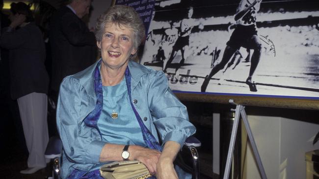 Betty Cuthbert at The Betty Cuthbert Testimonial Lunch in Sydney in 2001. Photo by Patrick Riviere/Getty Images).