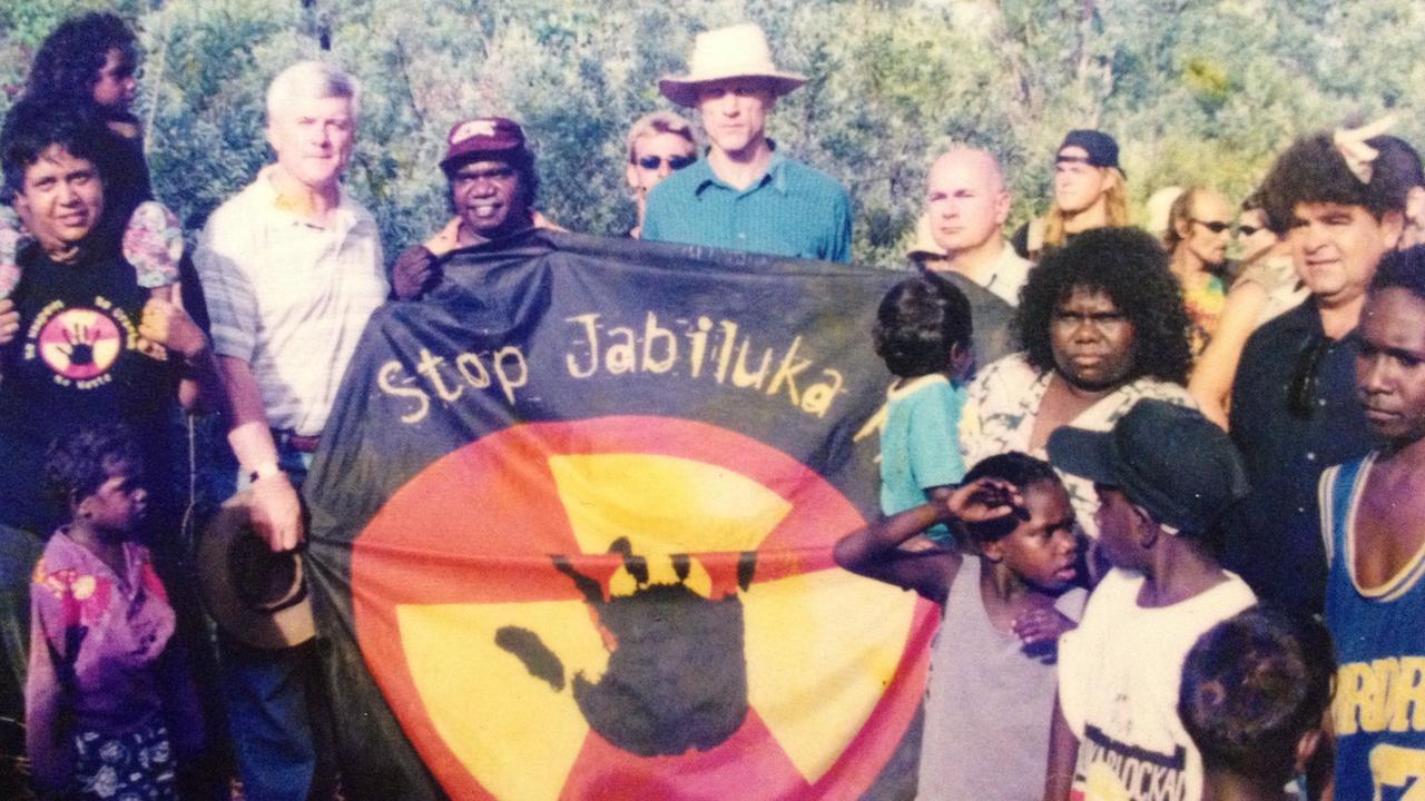 In 1998 more than 5000 people including Peter Garrett joined with Mirarr traditional owners to block the Jabiluka mine, owned by Energy Resources Australia.