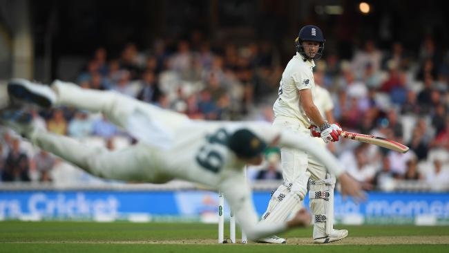 Steve Smith takes an incredible catch to dismiss Chris Woakes