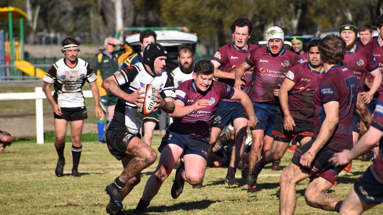 Chris Shaw in possession for the Warwick Water Rats in their B-grade clash with Toowoomba Bears at the club's reunion round on July 10, 2021.