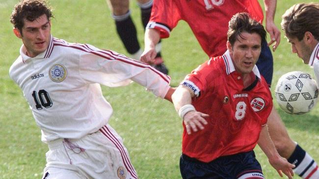 Mikhail Kavelashvili, left, fights for the ball in Oslo in 1999 during Georgia’s Euro 2000 group 2 qualifier against Norway. Picture: Tor Richardsen/Scanpix/AFP