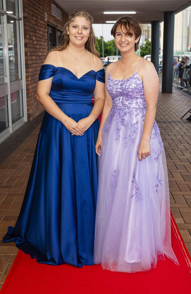 Shakayla Palmer (left) and Tiana Kessanis. Picture: Kevin Farmer