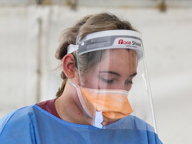 SYDNEY, AUSTRALIA - NewsWire Photos, SEPTEMBER, 20 2021: Nurses are seen conducting Covid-19 Tests at the Willoughby Drive Through testing Clinic in Sydney. Picture: NCA NewsWire / Gaye Gerard