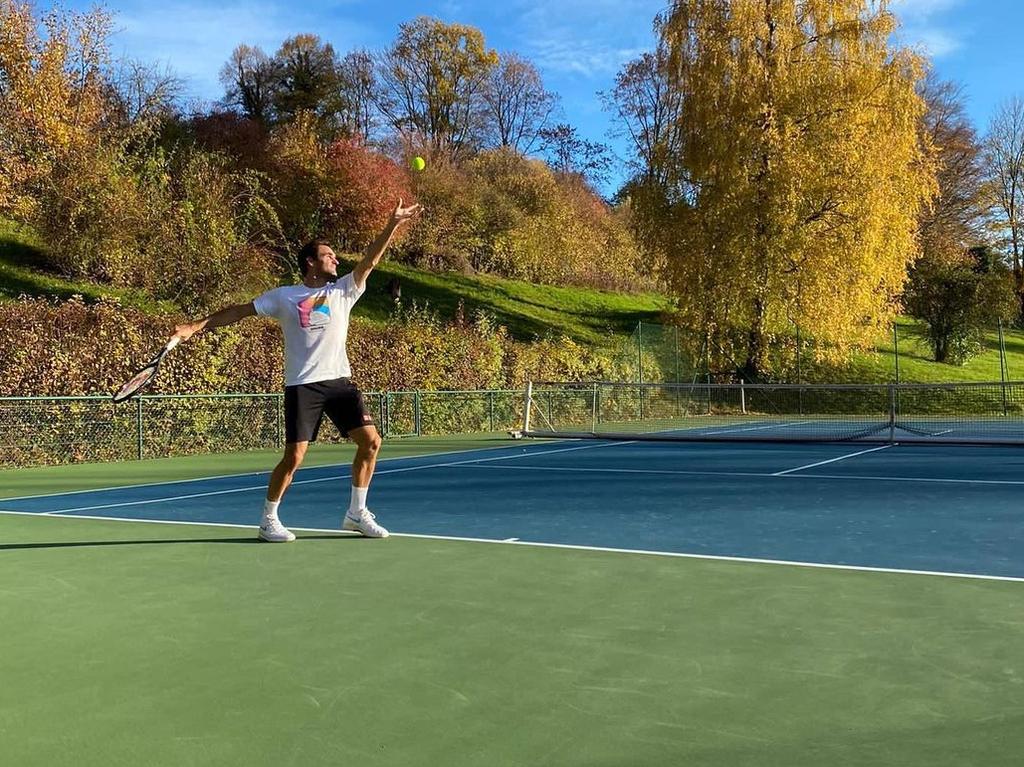 Roger Federer posted this photo with a caption "back to work" 13 weeks ago.