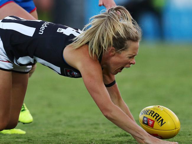 AFLW. Western Bulldogs vs Collingwood at the Whitten Oval. Collingwood debutant Kate Sheahan injures her leg after twisting after taking possession .Pic : Michael Klein