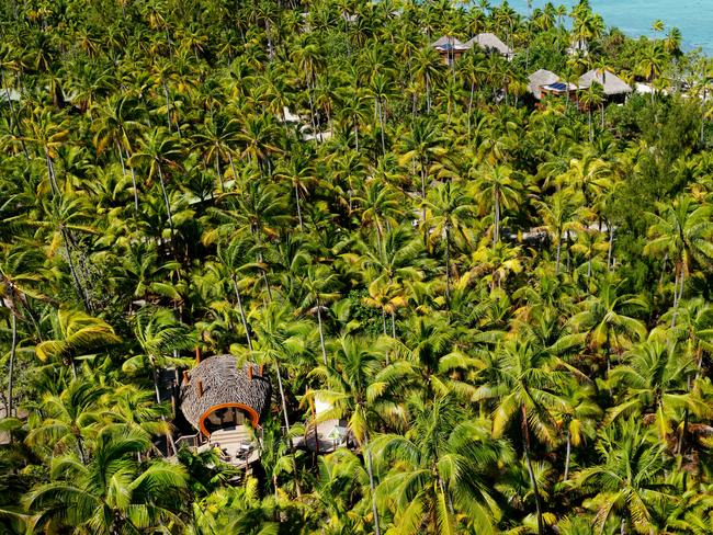 The spa — such as cute pod hidden among the palm trees. Picture: Eric Martin/le Figaro