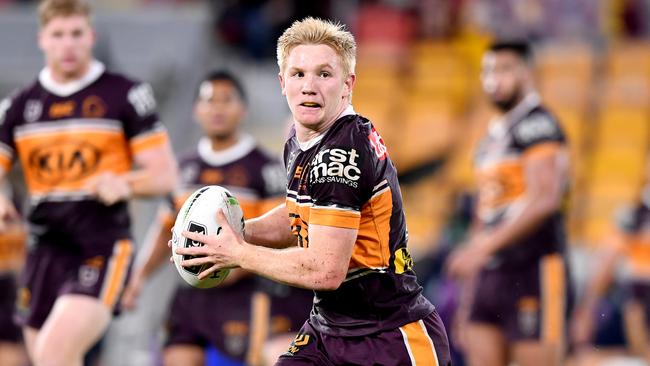 Tom Dearden will be the man to guide the Broncos against the Rabbitohs. Picture: Bradley Kanaris/Getty Images