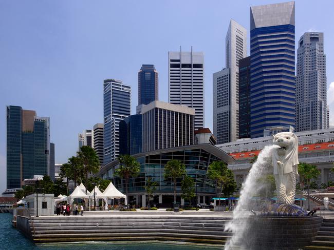 Aussie travellers will have to stay in an approved hotel for their first night in Singapore as they wait to receive a negative Covid-19 test result.