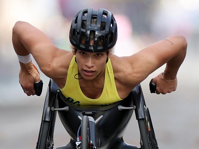 PARIS, FRANCE - SEPTEMBER 08: Madison de Rozario of Team Australia competes during the Women's Marathon T54 on day eleven of the Paris 2024 Summer Paralympic Games at  on September 08, 2024 in Paris, France. (Photo by Michael Steele/Getty Images)