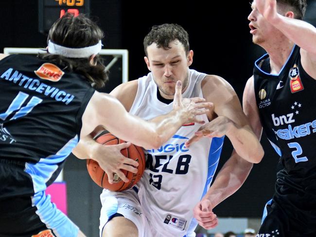 CHRISTCHURCH, NEW ZEALAND - DECEMBER 05: Tanner Krebs of Melbourne United charges towards the hoop during the round 11 NBL match between New Zealand Breakers and Melbourne United at Wolfbrook Arena, on December 05, 2024, in Christchurch, New Zealand. (Photo by Joe Allison/Getty Images)