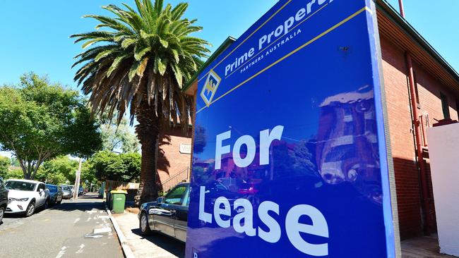 Rental scams are proving costly in Victoria. Picture: NCA NewsWire / Nicki Connolly