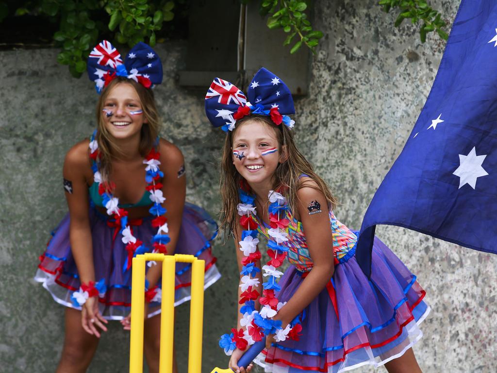 Sisters Tama Barataud (batting), 9, and Cheyenne Barataud, 12, playing cricket at Bondi Beach. Picture: Dylan Robinson