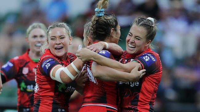 The Dragons’ women celebreat after Aaliyah Fasavalu-Faamausili scores a try to put the game beyond doubt. Picture: Getty Images.