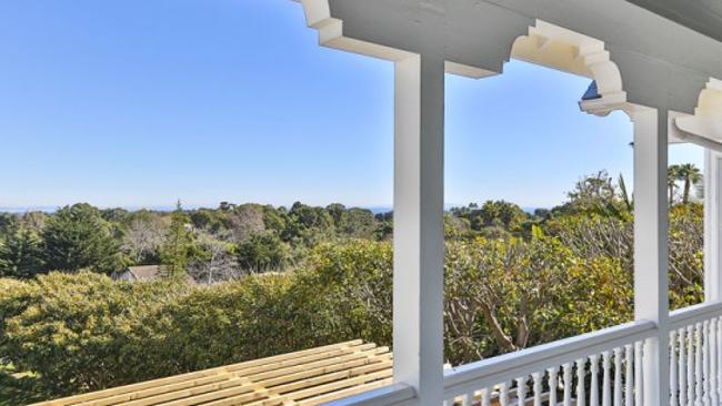 Although Chris Hemsworth's new family home has no swimming pool, there are glimpses of the Pacific Ocean. Photo: The Levin Group. 