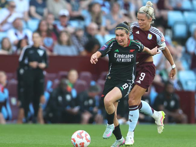Mariona Caldentey of Arsenal and Rachel Daly of Aston Villa during the Barclays Women's Super League match between Aston Villa FC and Arsenal FC at Villa Park at Villa Park on April 30, 2025 in Birmingham, England. Picture: Nathan Stirk/Getty Images