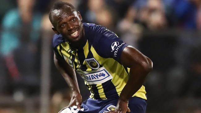 Robbie Slater says the Central Coast Mariners should waste no time signing Olympic legend Usain Bolt. Picture: Getty Images