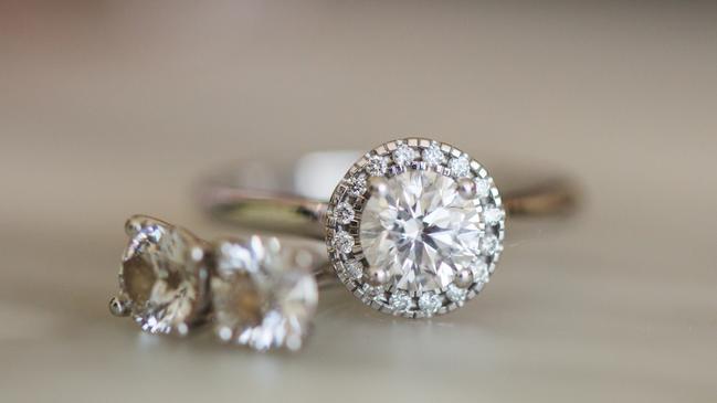 Engagement ring, picture: Mapleberry Photography