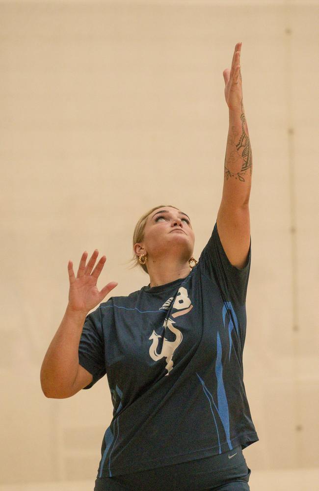 Emma TiaTia in actionas the Ballina Tridents V the Seniorits in the Pan Pacific Masters Games Volletball tournament. Picture: Glenn Campbell