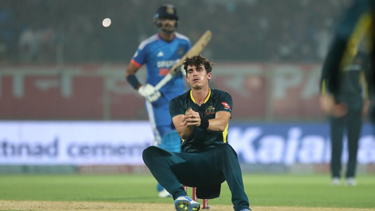 Sean Abbott takes a catch to dismiss India's Axar Patel. (Photo by Pankaj Nangia/Getty Images)