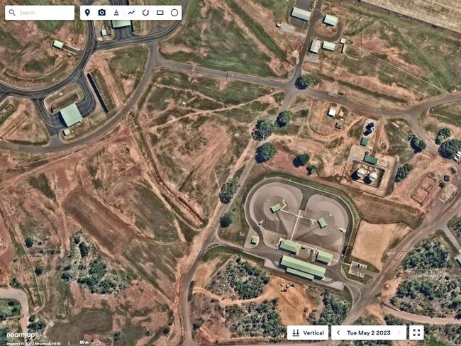 <b>Aerial imagery by Nearmap</b>