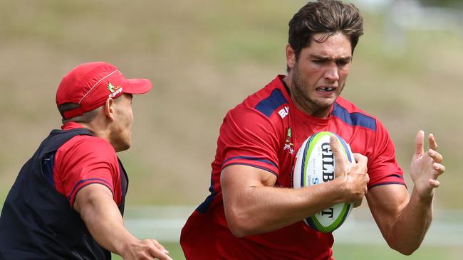 Rob Simmons during Queensland Reds training. Photo: Darren England.