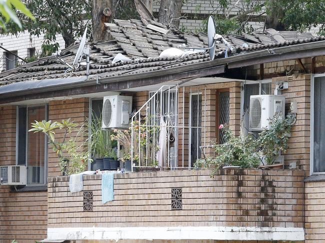 SYDNEY, AUSTRALIA - NewsWire Photos JANUARY 15 , 2025:  The entire roof of a unit block at 8-12  Myall street , Cabramatta collapsed with residents having to find alternate accommodation after being evacuated.  Picture: NewsWire / John Appleyard