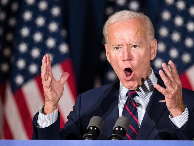 ROCHESTER, NH - OCTOBER 09: (EDITOR'S NOTE: Alternate crop.) Democratic presidential candidate, former Vice President Joe Biden speaks during a campaign event on October 9, 2019 in Rochester, New Hampshire. For the first time, Biden has publicly called for President Trump to be impeached.   Scott Eisen/Getty Images/AFP == FOR NEWSPAPERS, INTERNET, TELCOS & TELEVISION USE ONLY ==