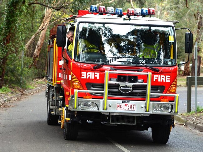 22/08/2013 CHP: 22/08/2013 CHP: Pic of CFA members and truck having trouble with all the cars at 1000 steps - there are now 75,000 people a month using the steps, causing traffic havoc and firefighters fear people will be trapped in high fire danger periods. They can't get their vehicles in for all the cars. Firefighter Daryn Redman says that people not complying with the No Standing signs is of concern.