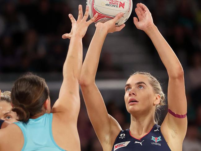 MELBOURNE, AUSTRALIA - JUNE 10: Kiera Austin of the Vixens  shoots during the round nine Super Netball match between Melbourne Vixens and Melbourne Mavericks at John Cain Arena, on June 10, 2024, in Melbourne, Australia. (Photo by Kelly Defina/Getty Images)