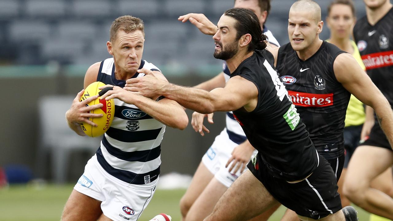 The Cats and Magpies played out a tight scratch match on Friday. (Photo by Darrian Traynor/Getty Images)