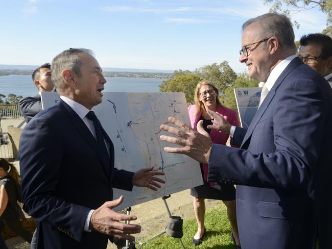 PERTH, AUSTRALIA - NewsWire Photos  MAY 8  2024: Australian Prime Minister Anthony Albanese meets with Western Australia Premier Roger Cook and ministers at Kings Park Lookout in Perth Picture: NCA NewsWire / Sharon Smith