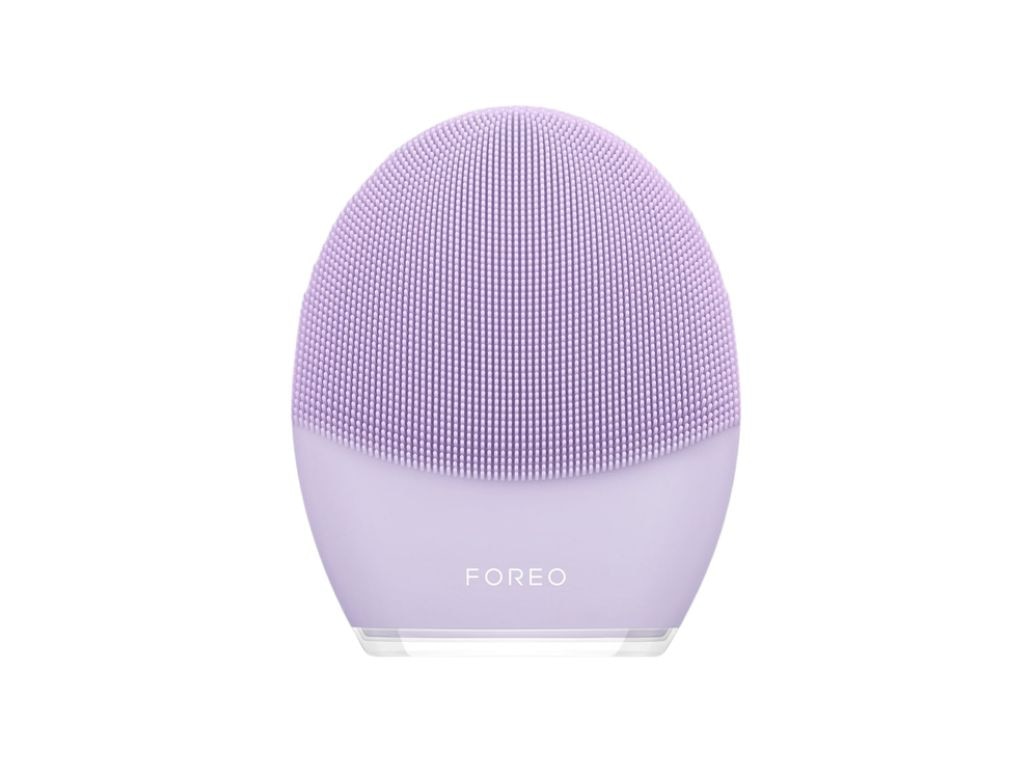 FOREO LUNA 3 Facial Cleansing Massager for Sensitive Skin.