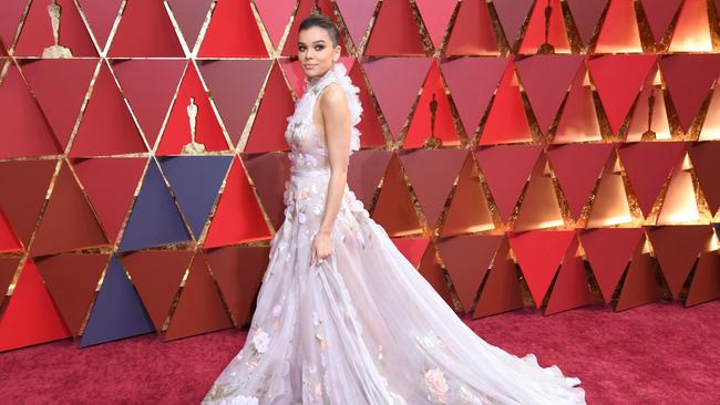 Hailee Steinfeld is in a floral ruffled Ralph &amp; Russo — our Australian haute couturiers in waiting! Picture: AFP